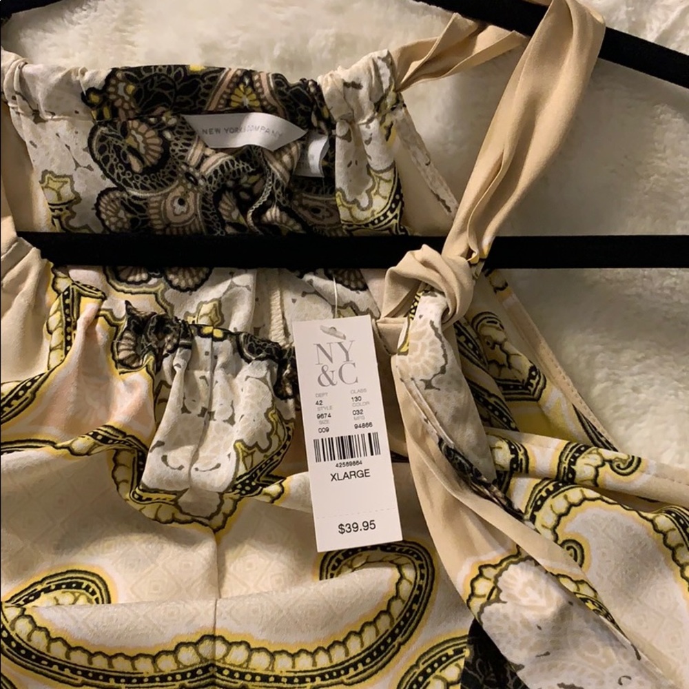 Top - Picture 2 of 2